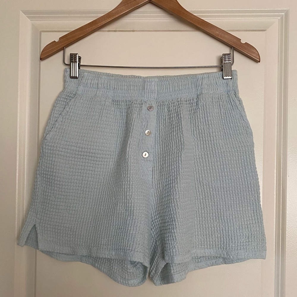 DONNI Waffle short in SKY / size small